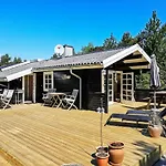 別荘 6 Person Holiday Home In Jerup Jerup
