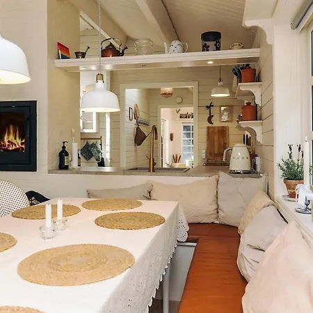 6 Person In Tatil Evi